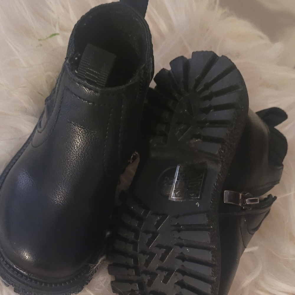 Kids Black Chelsea Boots, worn once. Size 23, 6.5 in US.